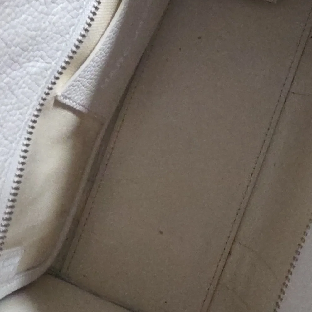 Marc Jacobs Cream Tote Bag - Picture 3 of 5